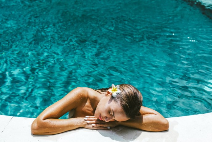 can you get hair extensions wet in the pool
